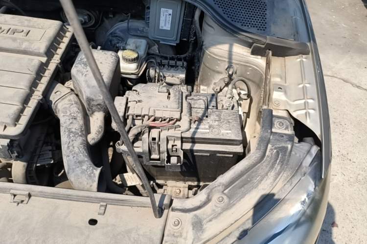 Used Skoda Rapid 2013 1.4L Manual Smart Selection Trim Engine Bay Left