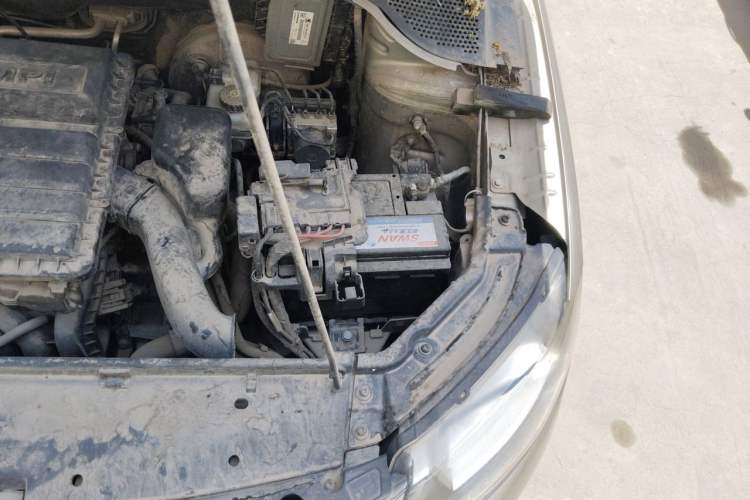 Used Skoda Rapid 2013 1.6L Manual Smart Selection Model Engine Bay Left