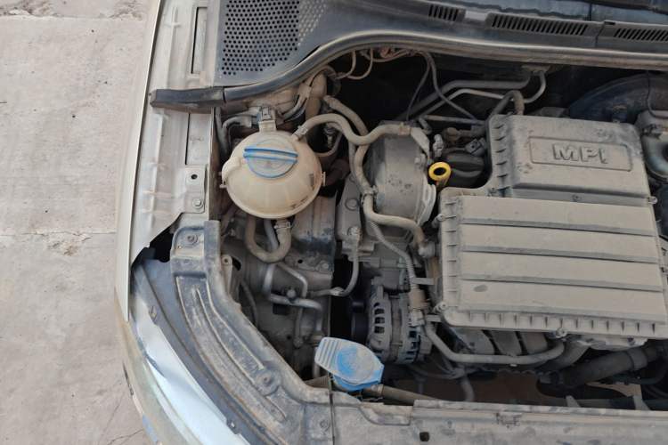 Used Skoda Rapid 2013 1.6L Manual Smart Selection Model Engine Bay Right