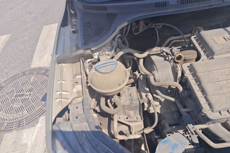 Used Skoda Rapid 2013 1.6L Manual Smart Selection Model Engine Bay Right