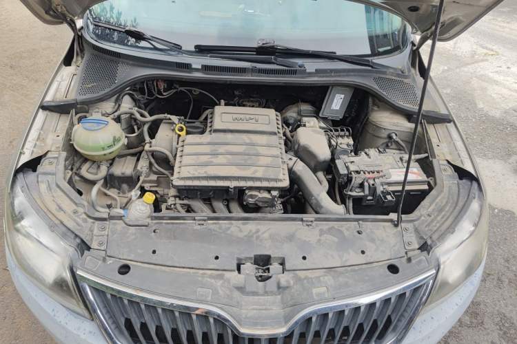 Used Skoda Rapid 2013 1.6L Manual Smart Selection Model Engine Bay