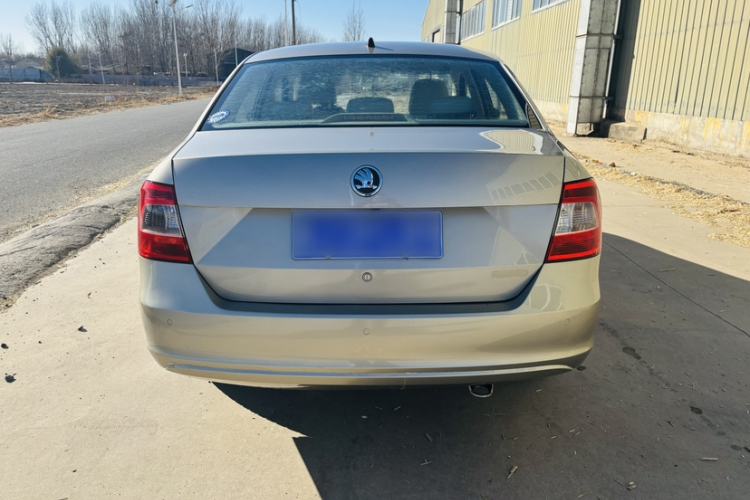 Used Skoda Rapid 2013 1.4L Manual Smart Selection Trim Exterior 4