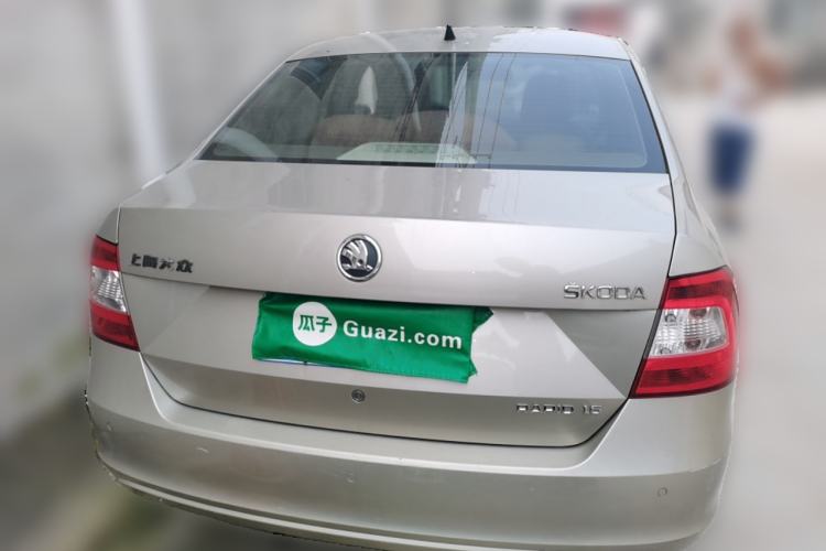 Used Skoda Rapid 2013 1.6L Automatic Smart Selection Model Exterior 4