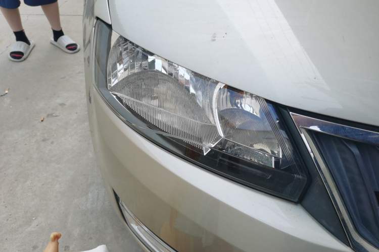 Used Skoda Rapid 2013 1.6L Automatic Smart Selection Model Exterior 6
