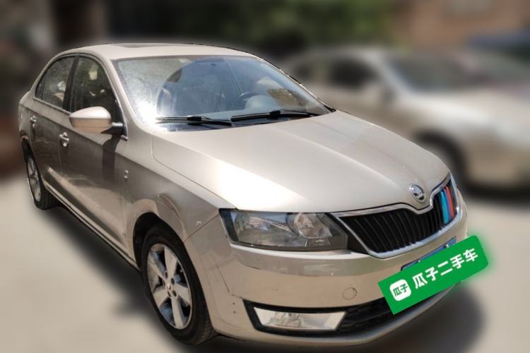 Used Skoda Rapid 2013 1.6L Manual Smart Selection Model Front Right 45 Deg