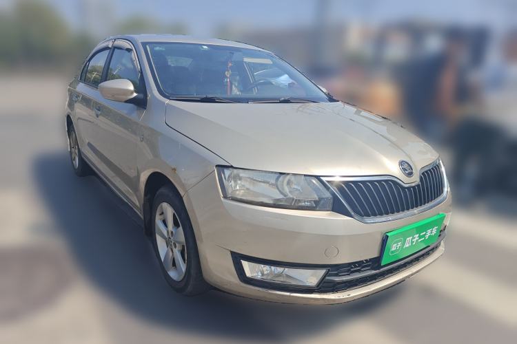 Used Skoda Rapid 2013 1.6L Manual Smart Selection Model Front Right 45 Deg