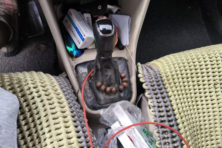 Used Skoda Rapid 2013 1.6L Automatic Smart Selection Model Gear Lever