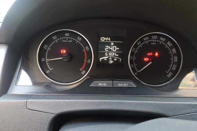 Used Skoda Rapid 2013 1.6L Manual Preferred Version Instrument Cluster
