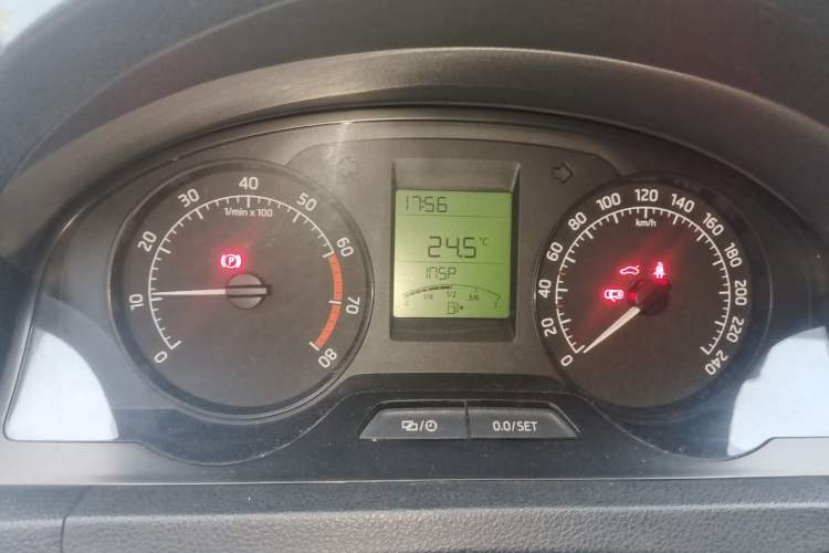 Used Skoda Rapid 2013 1.6L Manual Smart Selection Model Instrument Cluster