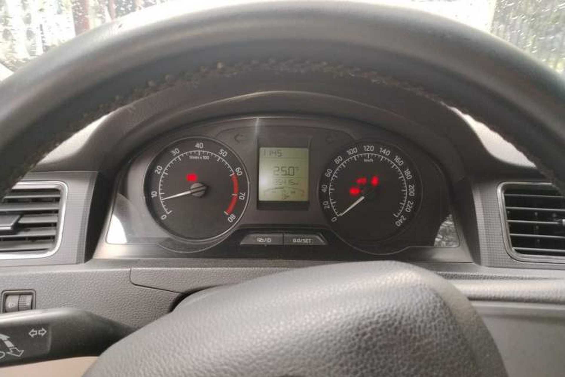 Used Skoda Rapid 2013 1.6L Manual Smart Selection Model Instrument Cluster