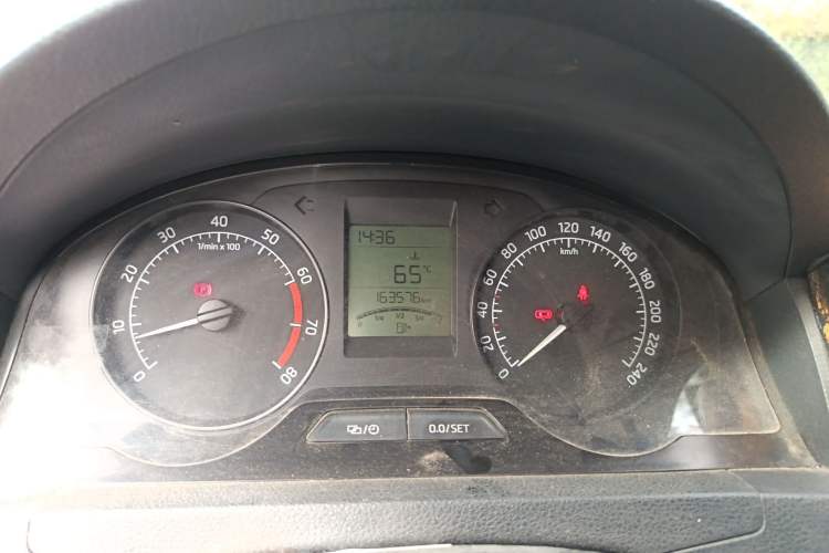 Used Skoda Rapid 2013 1.6L Manual Smart Selection Model Instrument Cluster