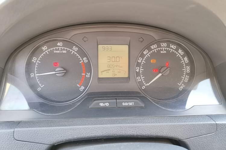 Used Skoda Rapid 2013 1.4L Manual Smart Selection Trim Instrument Cluster
