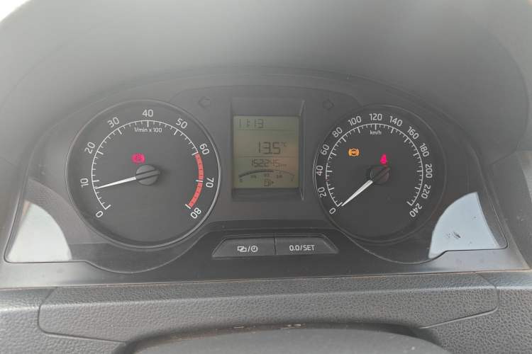 Used Skoda Rapid 2013 1.6L Manual Smart Selection Model Instrument Cluster