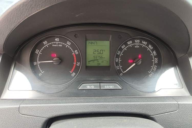 Used Skoda Rapid 2013 1.6L Manual Smart Selection Model Instrument Cluster