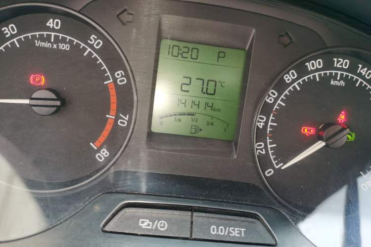 Used Skoda Rapid 2013 1.6L Automatic Smart Selection Model Odometer Close Up