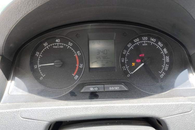 Used Skoda Rapid 2013 1.6L Manual Smart Selection Model Odometer Close Up
