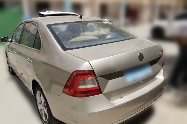 Used Skoda Rapid 2013 1.6L Manual Smart Selection Model Rear Left 45 Deg