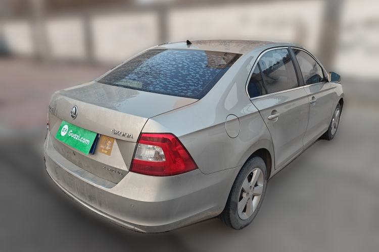 Used Skoda Rapid 2013 1.6L Manual Smart Selection Model Rear Right 45 Deg