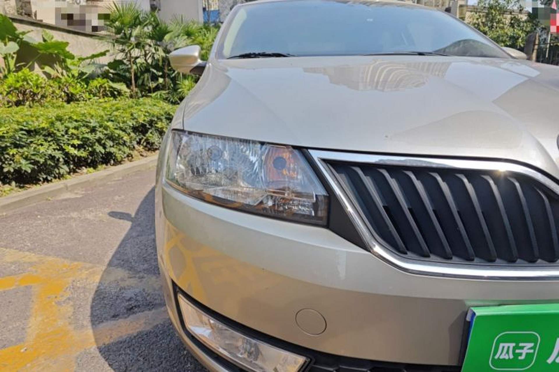 Used Skoda Rapid 2013 1.6L Automatic Smart Selection Model Right Front Headlight