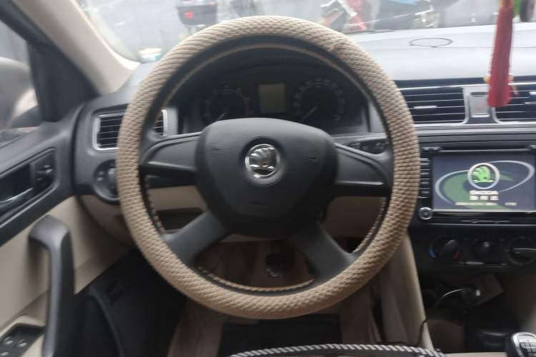 Used Skoda Rapid 2013 1.6L Manual Smart Selection Model Steering Wheel