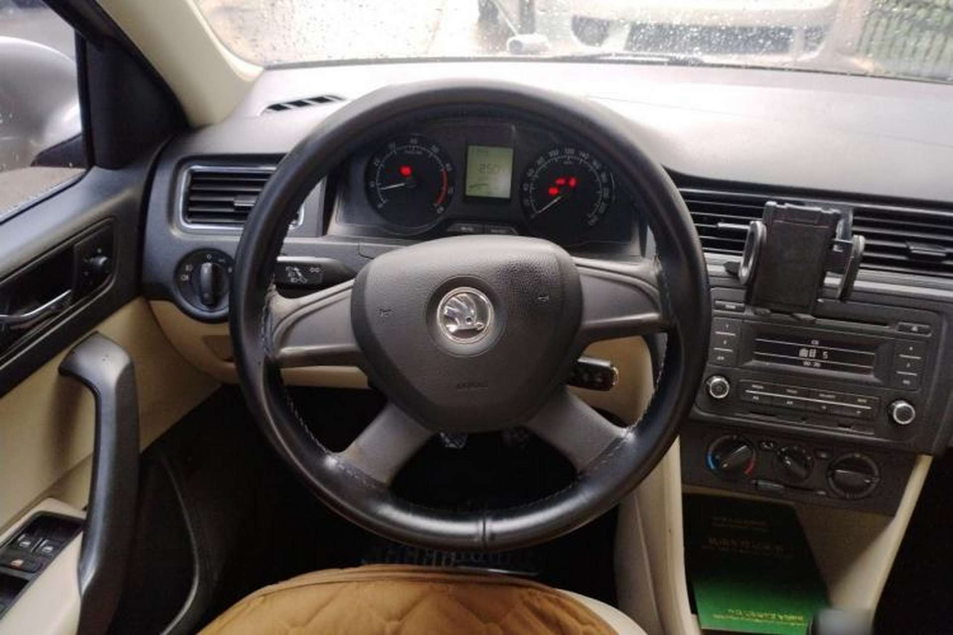 Used Skoda Rapid 2013 1.6L Manual Smart Selection Model Steering Wheel