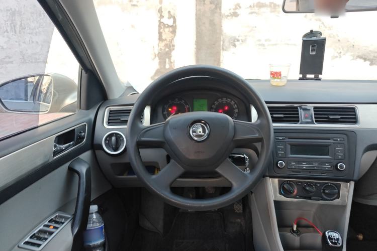 Used Skoda Rapid 2013 1.6L Manual Smart Selection Model Steering Wheel