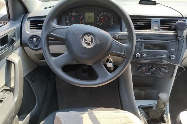 Used Skoda Rapid 2013 1.4L Manual Smart Selection Trim Steering Wheel