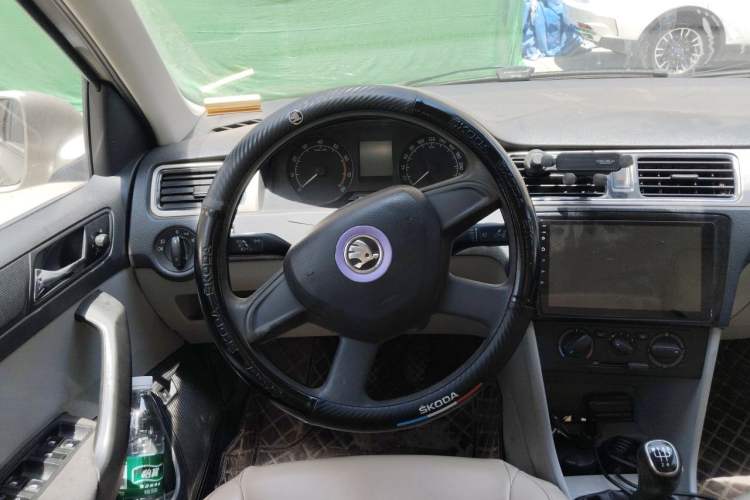Used Skoda Rapid 2013 1.6L Manual Smart Selection Model Steering Wheel