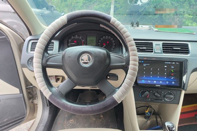 Used Skoda Rapid 2013 1.6L Manual Smart Selection Model Steering Wheel