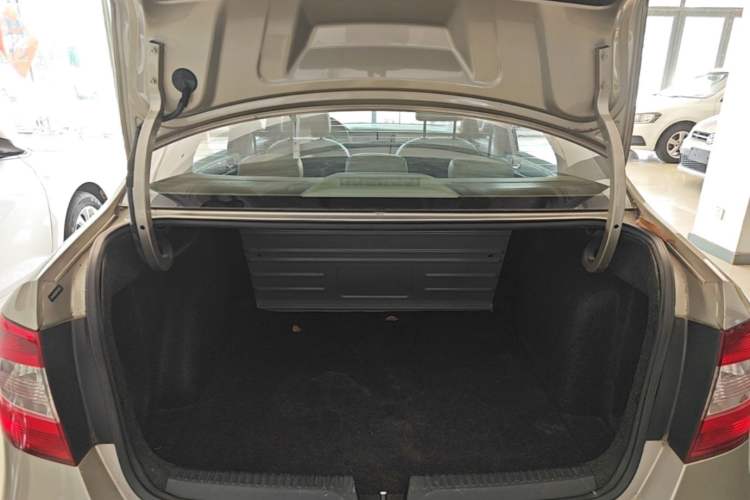 Used Skoda Rapid 2013 1.6L Manual Preferred Version Trunk