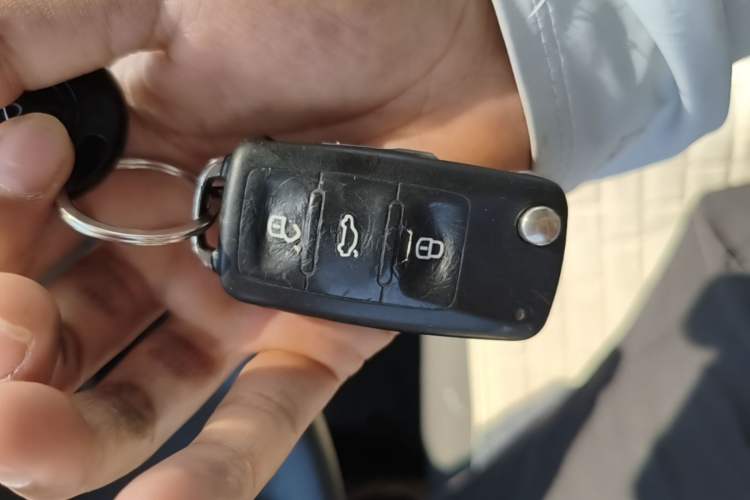Used Skoda Rapid 2013 1.4L Manual Smart Selection Trim Vehicle Key