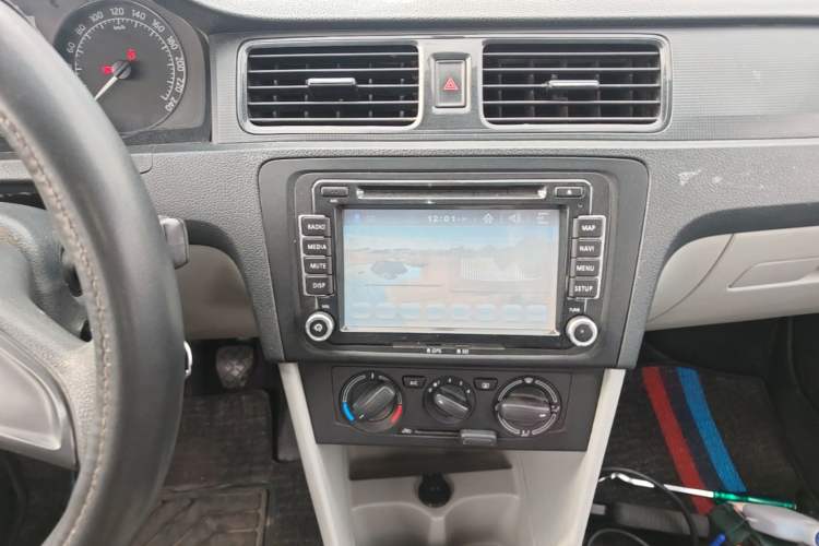 Used Skoda Rapid 2015 1.4L Manual Enjoyment Model Audio And AC Panel