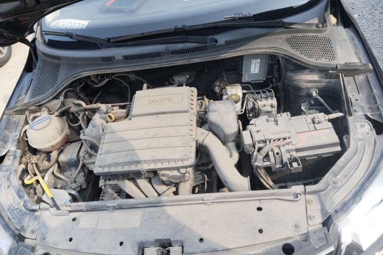 Used Skoda Rapid 2015 1.6L Manual Le Xuan Model Engine Bay