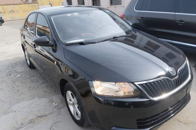 Used Skoda Rapid 2015 1.6L Manual Le Xuan Model Exterior 1