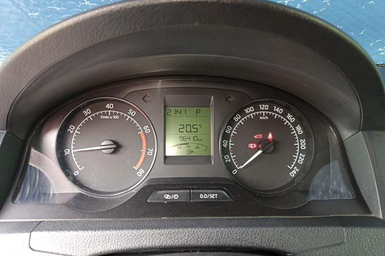 Used Skoda Rapid 2015 1.6L Automatic Smart Selection Model Instrument Cluster