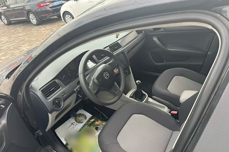 Used Skoda Rapid 2015 1.4L Manual Enjoyment Model Interior 2