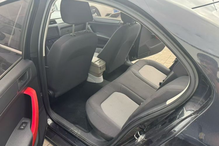Used Skoda Rapid 2015 1.4L Manual Enjoyment Model Interior 3