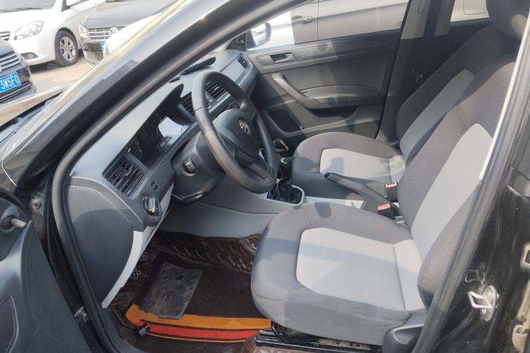 Used Skoda Rapid 2015 1.6L Manual Le Xuan Model Left Front Seat