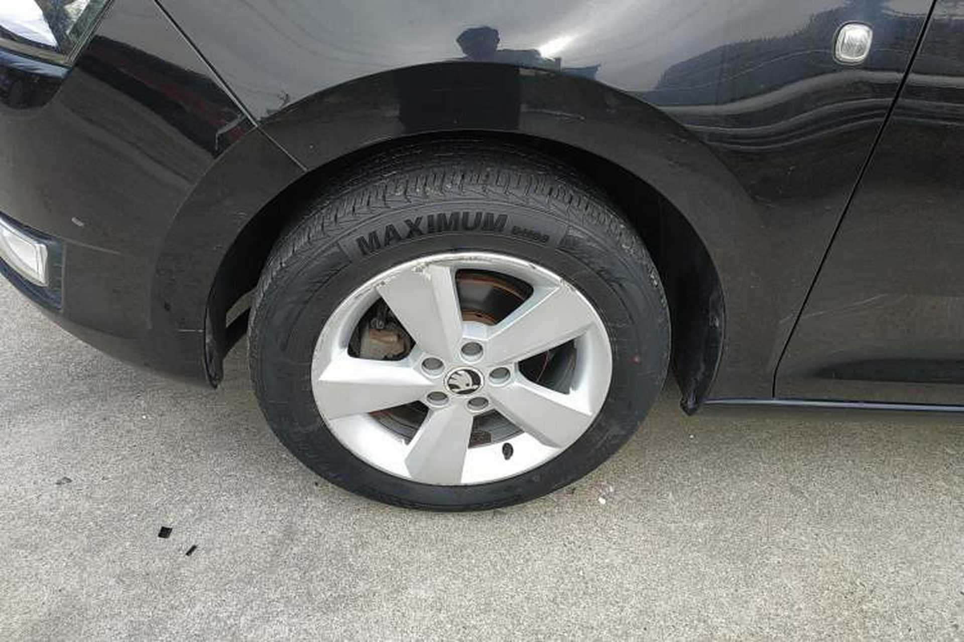 Used Skoda Rapid 2015 1.6L Manual Smart Selection Model Left Front Wheel Hub