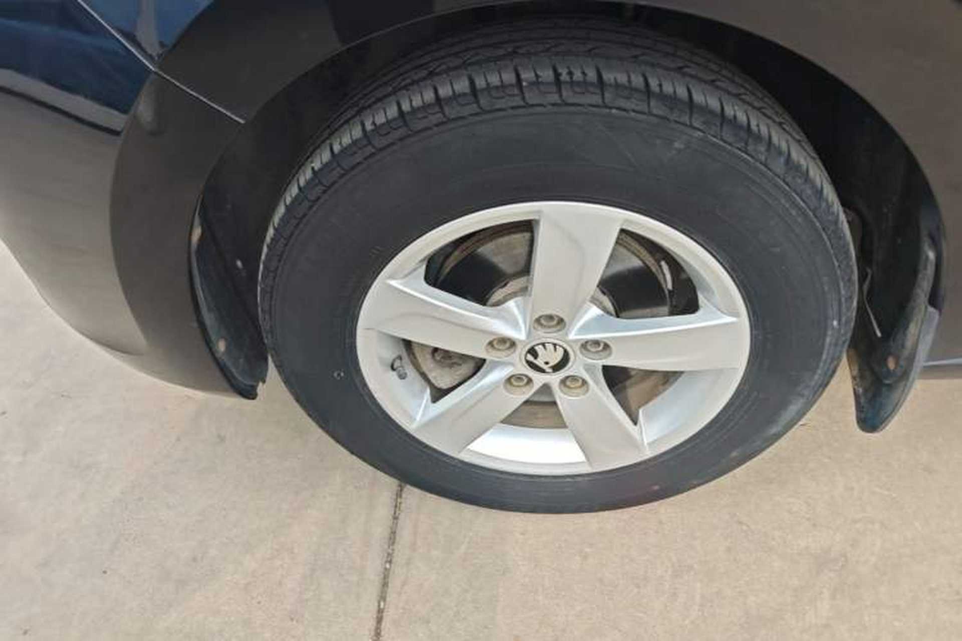 Used Skoda Rapid 2015 1.4L Manual Enjoyment Model Left Front Wheel Hub