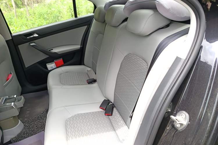Used Skoda Rapid 2015 1.6L Automatic Smart Selection Model Left Rear Seat