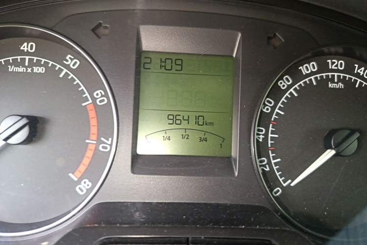 Used Skoda Rapid 2015 1.6L Automatic Smart Selection Model Odometer Close Up
