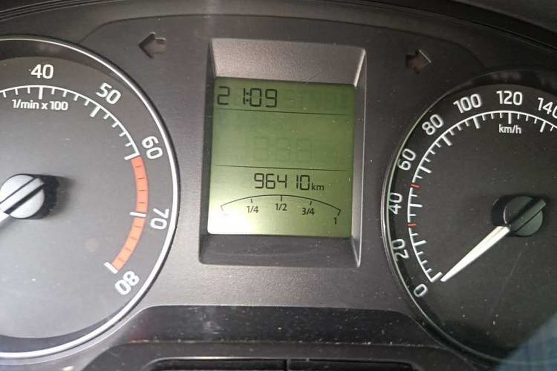 Used Skoda Rapid 2015 1.6L Automatic Smart Selection Model Odometer Close Up