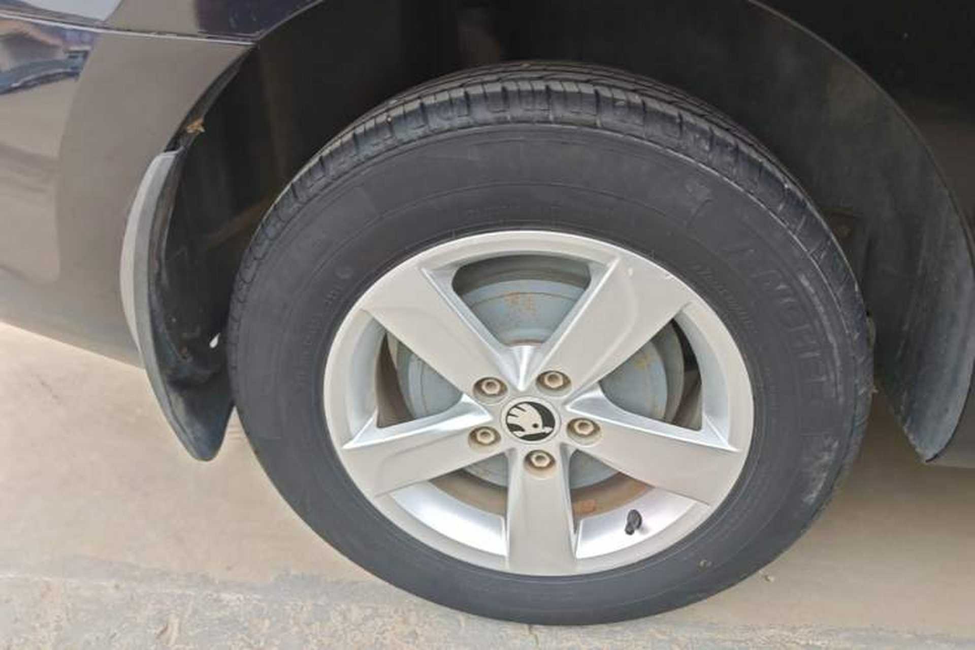 Used Skoda Rapid 2015 1.4L Manual Enjoyment Model Right Rear Wheel Hub