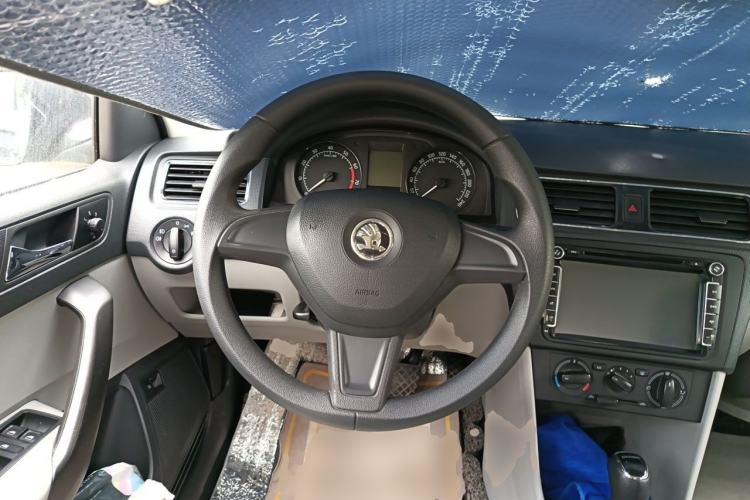 Used Skoda Rapid 2015 1.6L Automatic Smart Selection Model Steering Wheel