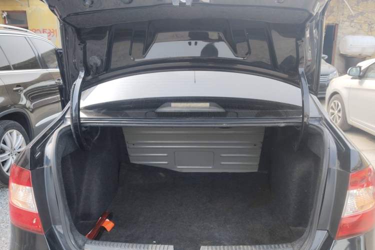 Used Skoda Rapid 2015 1.6L Manual Le Xuan Model Trunk