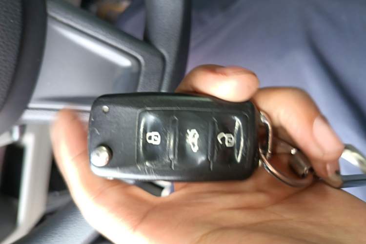 Used Skoda Rapid 2015 1.6L Automatic Smart Selection Model Vehicle Key