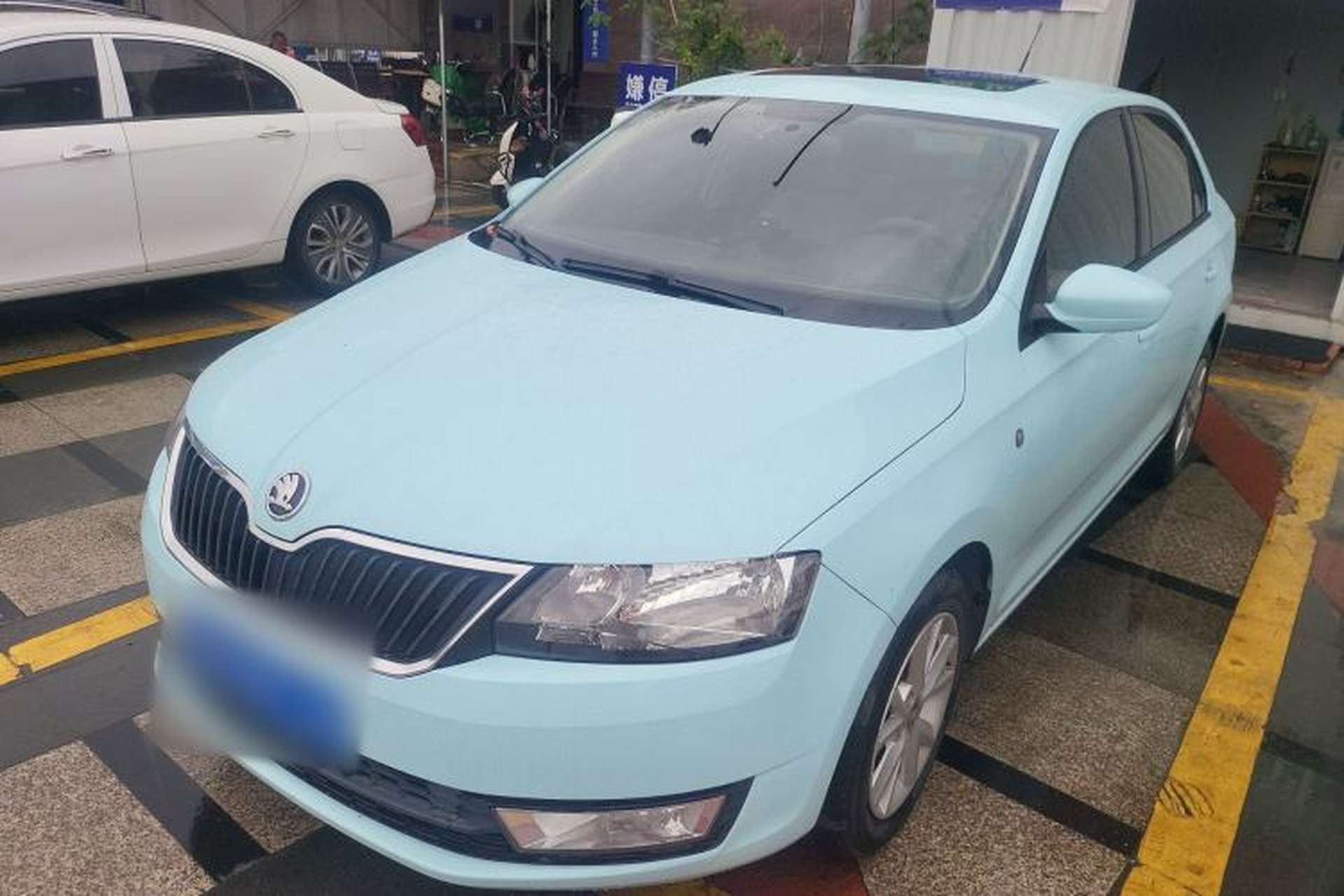 Used Skoda Rapid 2015 1.6L Automatic Smart Selection Model Front Left 45 Deg