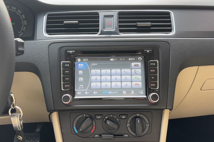 Used Skoda Rapid 2015 1.6L Automatic Smart Selection Model Audio And AC Panel
