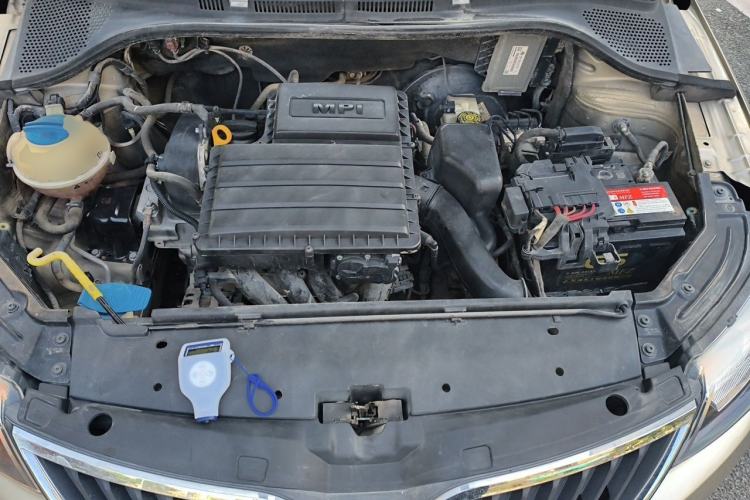 Used Skoda Rapid 2015 1.6L Automatic Smart Selection Model Engine Bay